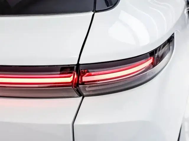 Li Auto L9 — Фото автомобиля 7