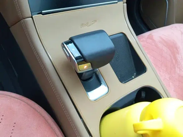 Li Auto ONE — Фото автомобиля 16