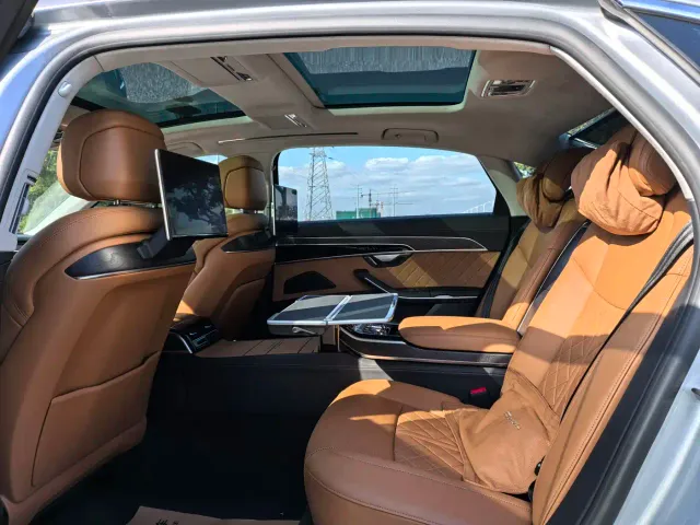 Audi A8 — Фото автомобиля 14