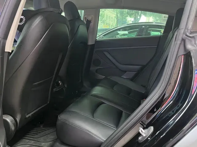 Tesla Model 3 — Фото автомобиля 7