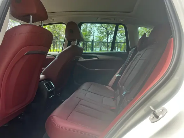BMW iX3 — Фото автомобиля 10