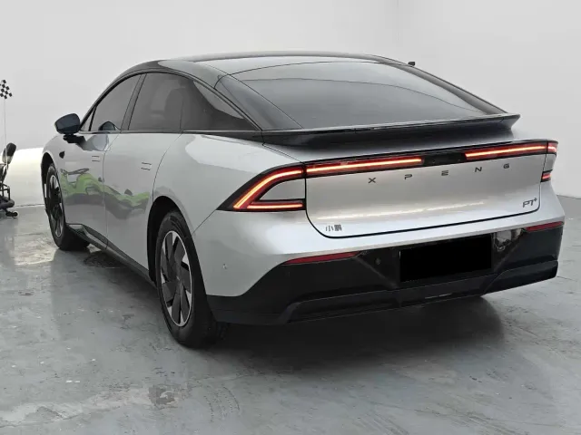 Xpeng P7+ — Фото автомобиля 9