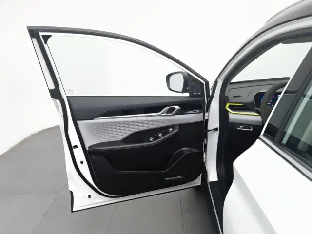 Geely Binyue 2022 Binyue COOL 1.5TD DCT Exciting Power Edition — Фото автомобиля 8