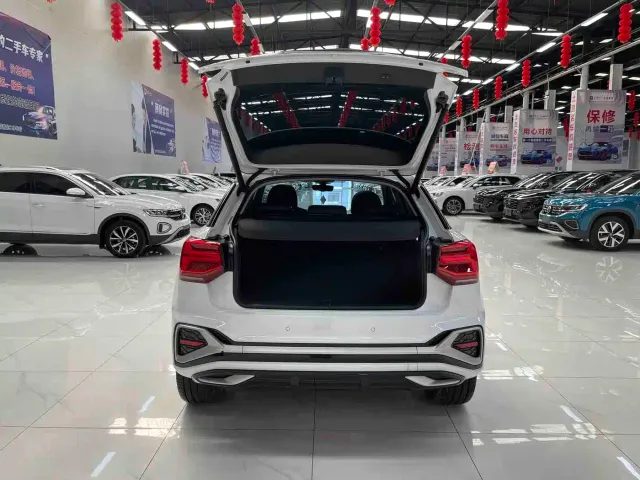Audi Q2L — Фото автомобиля 15