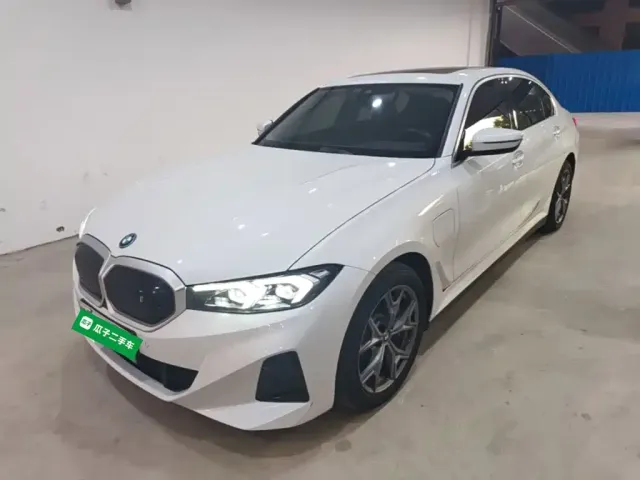 Фотография автомобиля — BMW i3