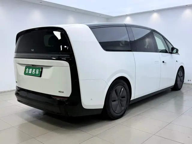 Li Auto MEGA — Фото автомобиля 4