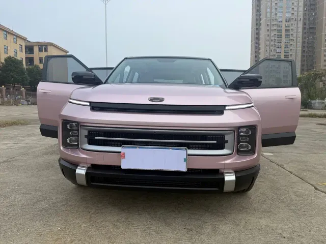 Geely ICON — Фото автомобиля 23