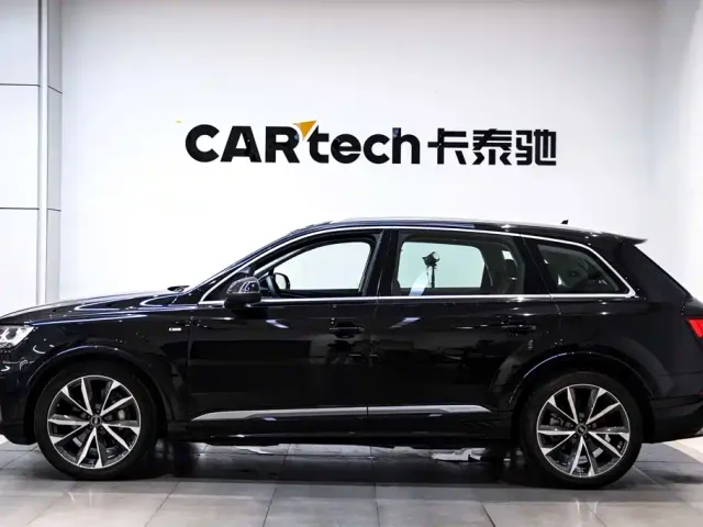Audi Q7 — Фото автомобиля 8