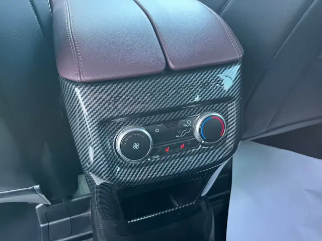 Ford Explorer — Фото автомобиля 18