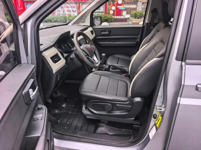 Wuling Zhengcheng — Фото автомобиля 14