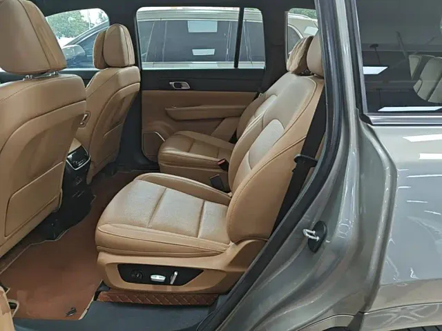 Li Auto ONE — Фото автомобиля 16