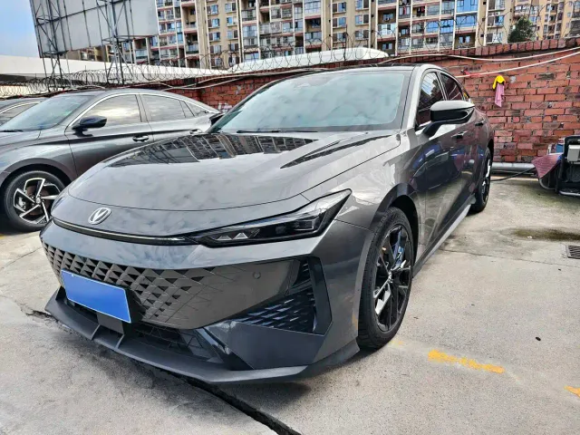 Фотография автомобиля — Changan UNI-V