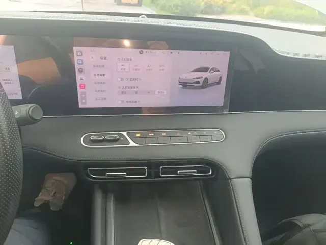 Roewe D7 — Фото автомобиля 12
