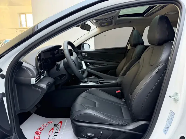 Hyundai Elantra — Фото автомобиля 7