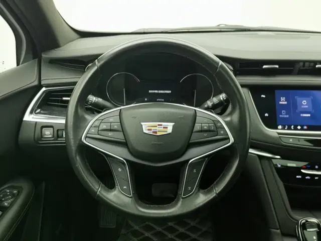 Cadillac XT5 — Фото автомобиля 11