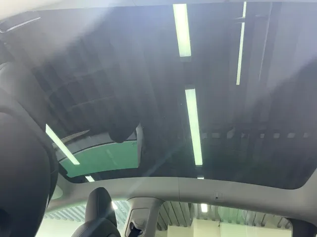 Tesla Model Y — Фото автомобиля 15
