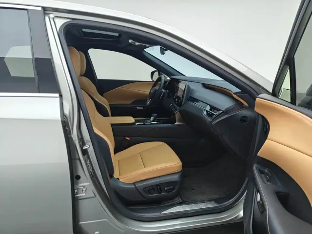 Lexus RX — Фото автомобиля 18