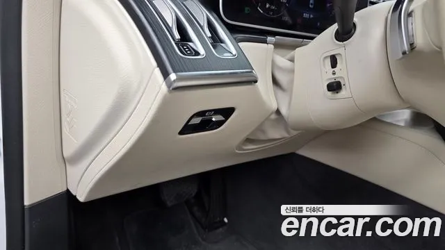 Mercedes-Benz S-Class — Фото автомобиля 27