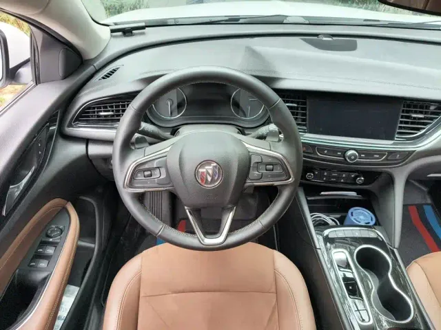 Buick Regal — Фото автомобиля 11