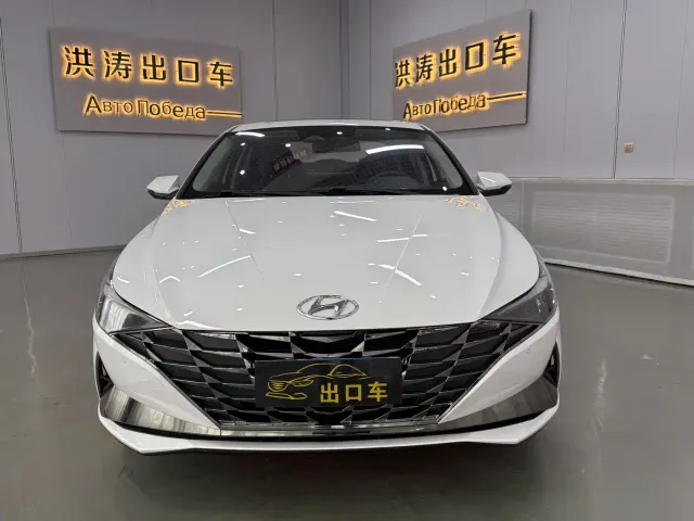 Hyundai Elantra — Фото автомобиля 3