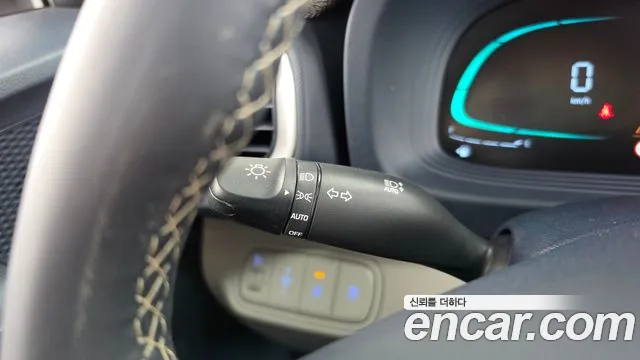 Hyundai Venue — Фото автомобиля 28