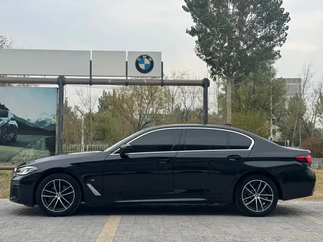 BMW 5 Series — Фото автомобиля 4