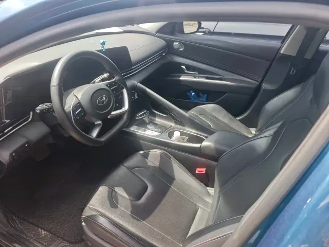 Hyundai Elantra — Фото автомобиля 8