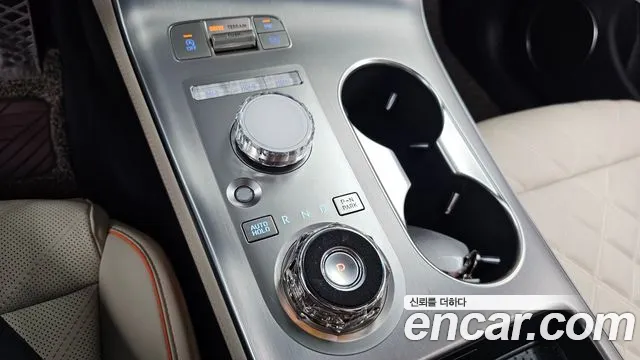 Genesis GV70 — Фото автомобиля 9
