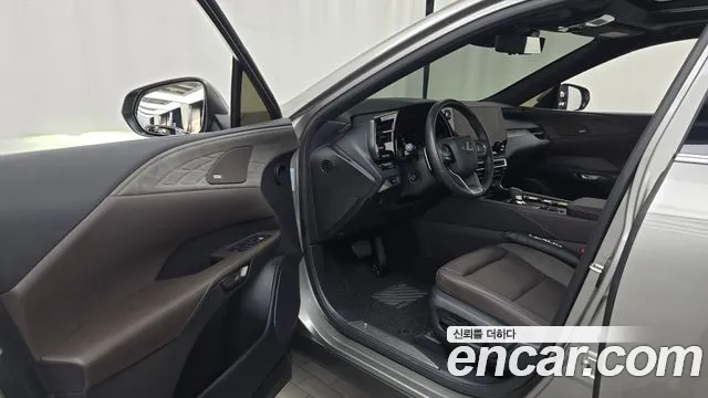 Lexus RX — Фото автомобиля 10