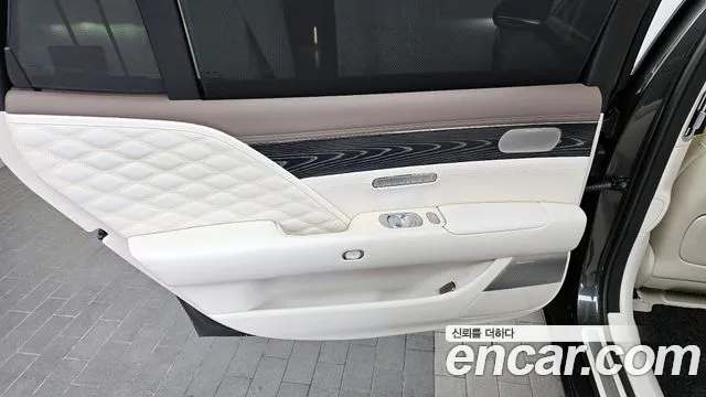 Genesis G90 Бензин 3.5 Turbo e-S/C AWD LWB — Фото автомобиля 23