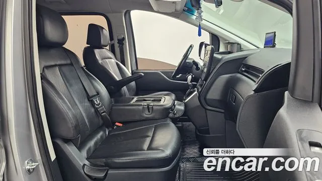 Hyundai Staria Staria — Фото автомобиля 4