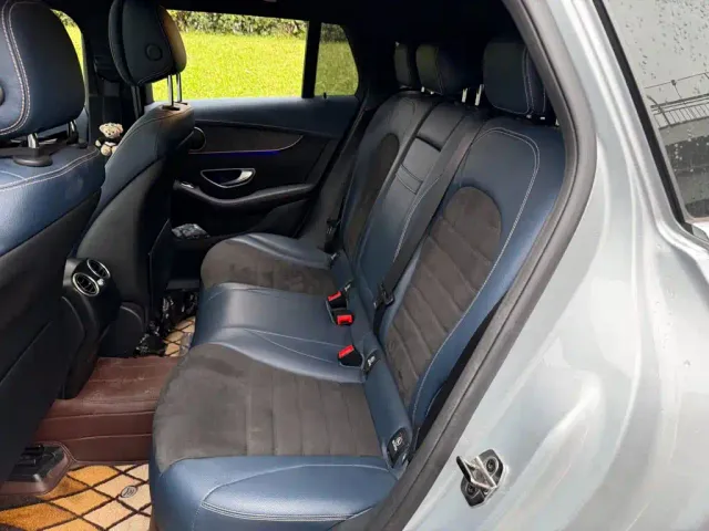 Mercedes-Benz EQC — Фото автомобиля 12