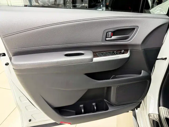 Toyota Granvia — Фото автомобиля 6