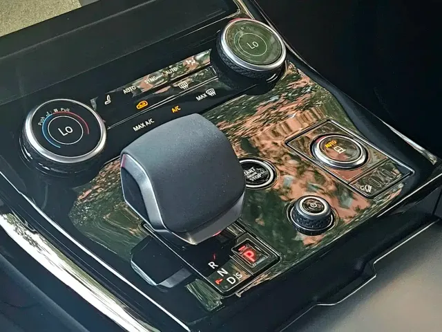 Land Rover Range Rover Sport — Фото автомобиля 13