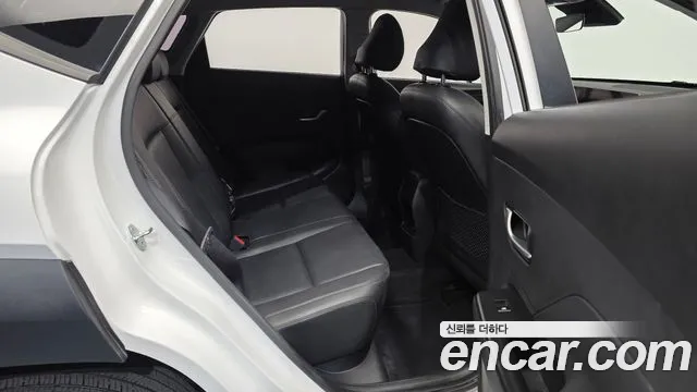 Hyundai Kona — Фото автомобиля 12