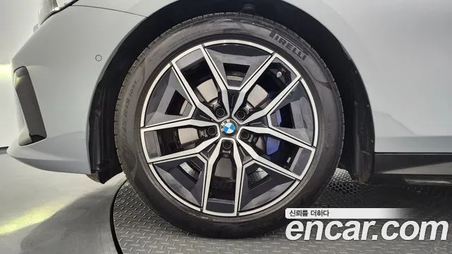 BMW 5-Series — Фото автомобиля 3