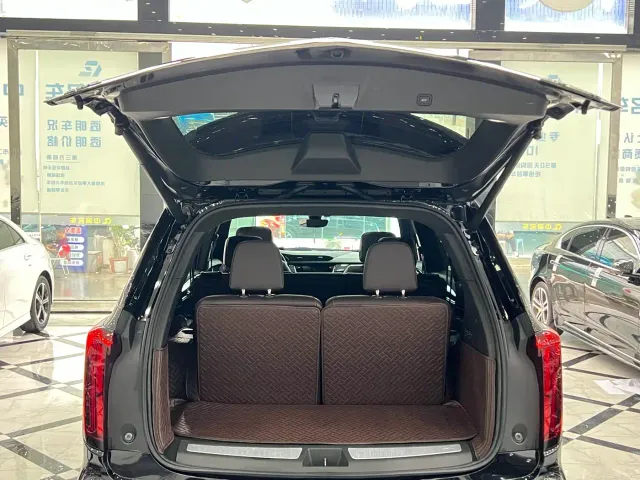 Cadillac XT6 — Фото автомобиля 14