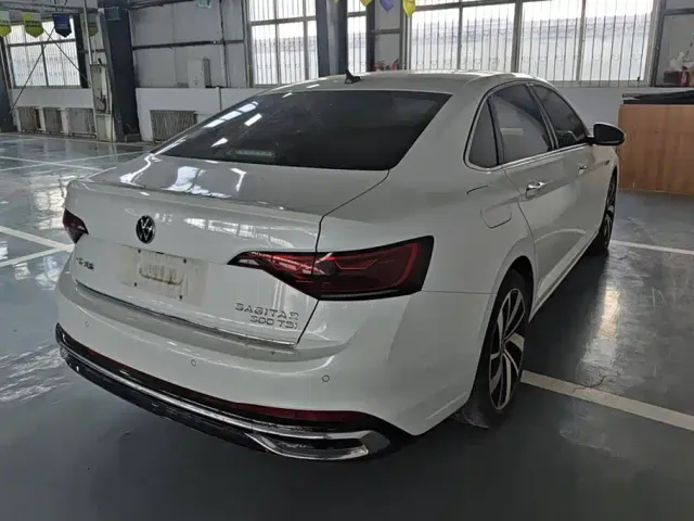 Volkswagen Sagitar — Фото автомобиля 3