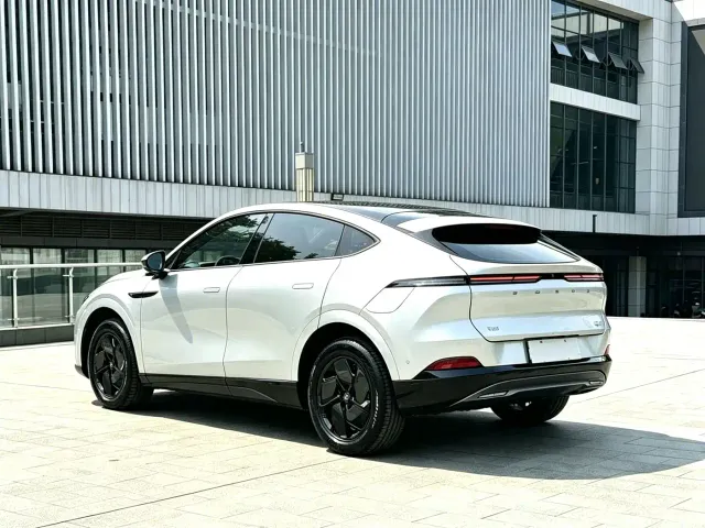 Xpeng G6 — Фото автомобиля 11