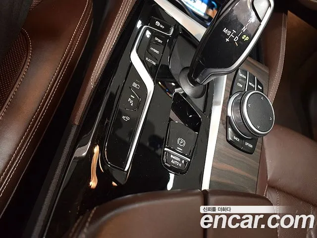 BMW 5-Series — Фото автомобиля 14