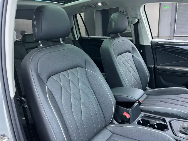 Volkswagen Tiguan L — Фото автомобиля 14