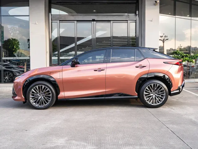 Lexus RZ — Фото автомобиля 4