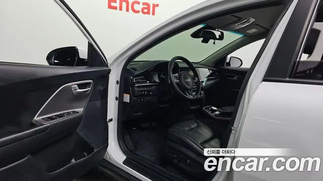 Kia Niro — Фото автомобиля 10