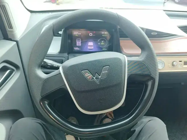 Wuling Hongguang Mini EV — Фото автомобиля 10