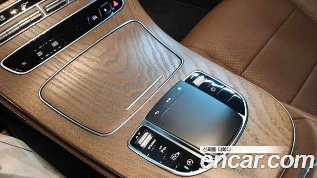 Mercedes-Benz E-Class — Фото автомобиля 8