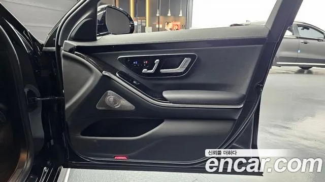 Mercedes-Benz S-Class — Фото автомобиля 23