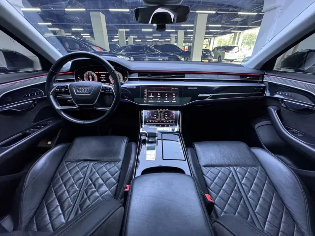 Audi A8 — Фото автомобиля 11