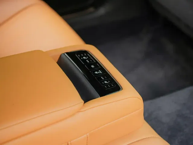 Lexus LS — Фото автомобиля 17