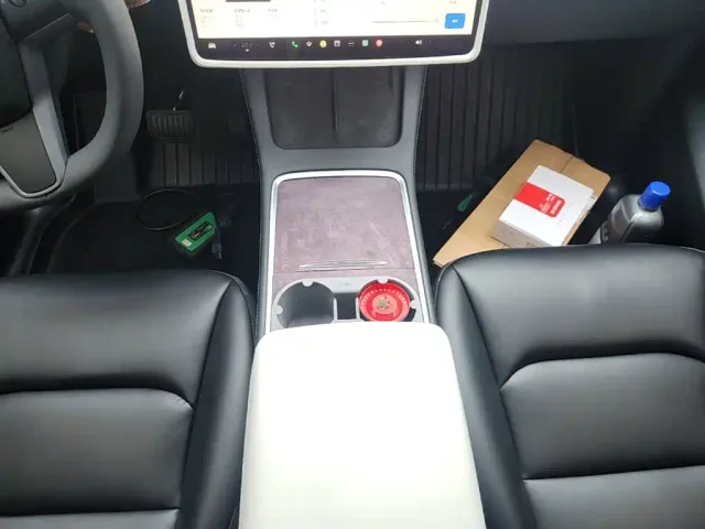 Tesla Model Y — Фото автомобиля 13