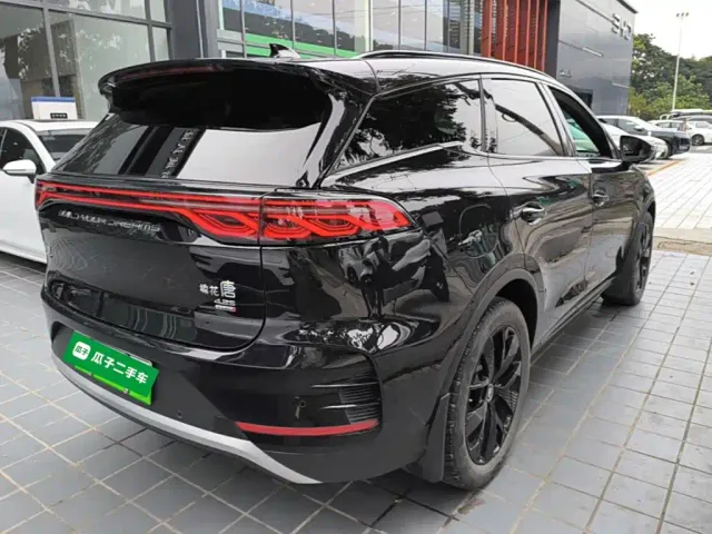 BYD Tang — Фото автомобиля 6